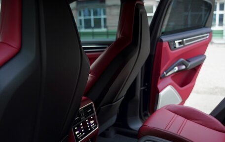 Porsche Cayenne III, 2022 год, 17 250 000 рублей, 11 фотография
