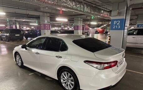 Toyota Camry, 2018 год, 2 690 000 рублей, 2 фотография