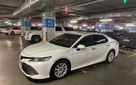 Toyota Camry, 2018 год, 2 690 000 рублей, 4 фотография