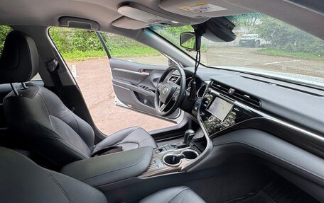 Toyota Camry, 2018 год, 2 690 000 рублей, 21 фотография