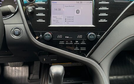 Toyota Camry, 2018 год, 2 690 000 рублей, 15 фотография