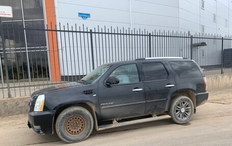 Cadillac Escalade III, 2013 год, 2 149 000 рублей, 2 фотография