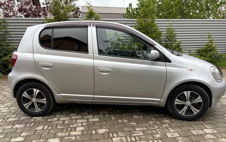 Toyota Yaris I рестайлинг, 2001 год, 410 000 рублей, 2 фотография