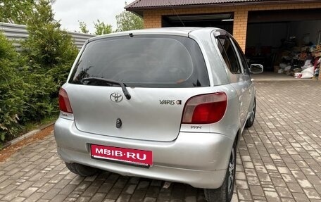 Toyota Yaris I рестайлинг, 2001 год, 410 000 рублей, 3 фотография