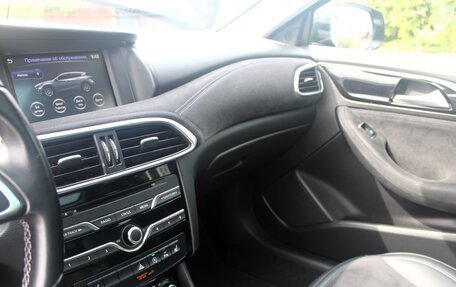 Infiniti Q30, 2016 год, 1 700 000 рублей, 28 фотография