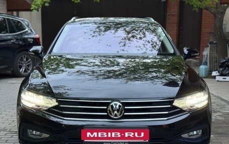 Volkswagen Passat B8 рестайлинг, 2019 год, 2 390 000 рублей, 2 фотография