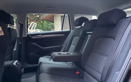Volkswagen Passat B8 рестайлинг, 2019 год, 2 390 000 рублей, 14 фотография