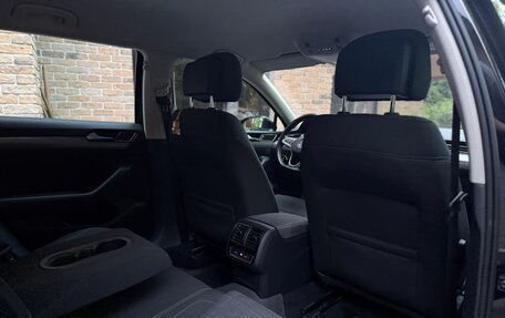 Volkswagen Passat B8 рестайлинг, 2019 год, 2 390 000 рублей, 17 фотография