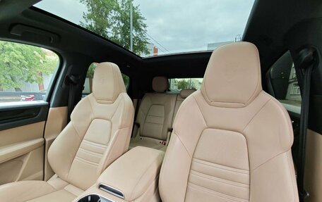 Porsche Cayenne III, 2021 год, 10 990 000 рублей, 15 фотография