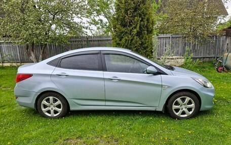 Hyundai Solaris II рестайлинг, 2011 год, 850 000 рублей, 3 фотография