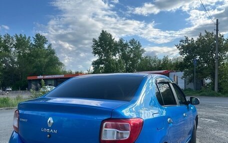 Renault Logan II, 2018 год, 650 000 рублей, 4 фотография