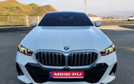 BMW 5 серия, 2024 год, 8 100 000 рублей, 2 фотография