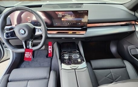 BMW 5 серия, 2024 год, 8 100 000 рублей, 6 фотография