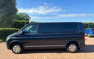 Volkswagen Caravelle T6 рестайлинг, 2021 год, 5 990 000 рублей, 1 фотография