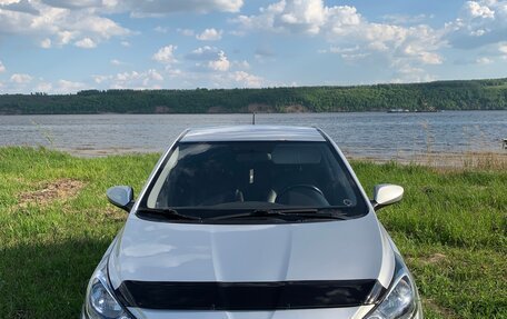 Hyundai Solaris II рестайлинг, 2012 год, 650 000 рублей, 2 фотография