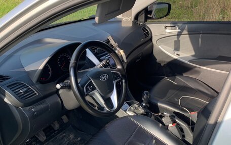 Hyundai Solaris II рестайлинг, 2012 год, 650 000 рублей, 16 фотография
