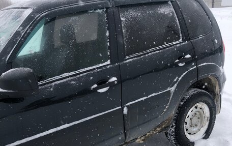 Chevrolet Niva I рестайлинг, 2017 год, 550 000 рублей, 2 фотография