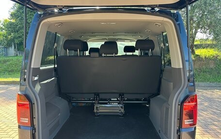 Volkswagen Caravelle T6 рестайлинг, 2021 год, 5 990 000 рублей, 5 фотография