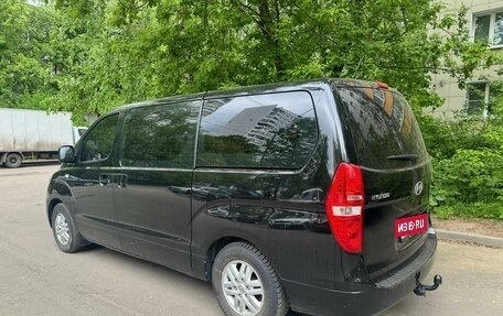 Hyundai H-1 II рестайлинг, 2016 год, 2 000 000 рублей, 5 фотография