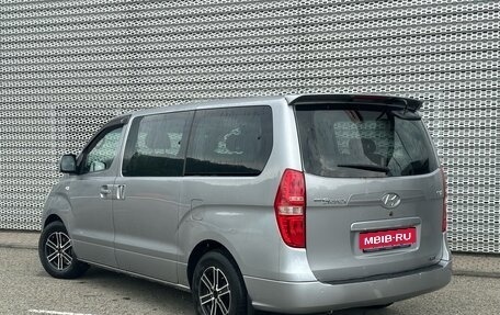Hyundai Grand Starex Grand Starex I рестайлинг 2, 2012 год, 1 650 000 рублей, 4 фотография