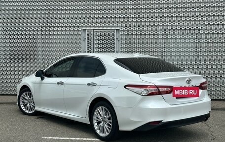 Toyota Camry, 2019 год, 2 950 000 рублей, 4 фотография