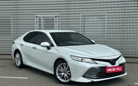 Toyota Camry, 2019 год, 2 950 000 рублей, 3 фотография