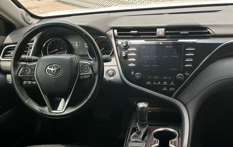 Toyota Camry, 2019 год, 2 950 000 рублей, 10 фотография