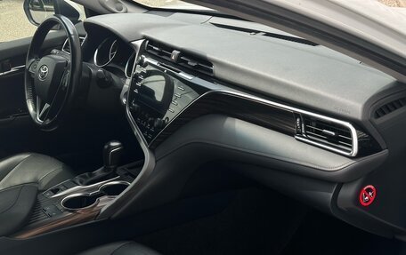 Toyota Camry, 2019 год, 2 950 000 рублей, 11 фотография
