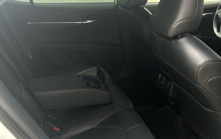 Toyota Camry, 2019 год, 2 950 000 рублей, 17 фотография