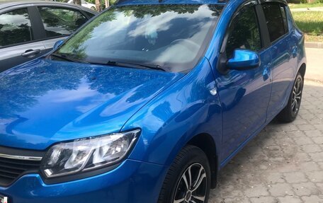 Renault Sandero II рестайлинг, 2014 год, 700 000 рублей, 3 фотография