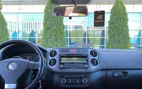 Volkswagen Tiguan I, 2010 год, 1 070 990 рублей, 8 фотография