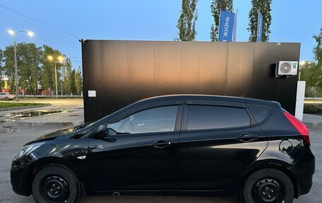 Hyundai Solaris II рестайлинг, 2012 год, 700 000 рублей, 2 фотография