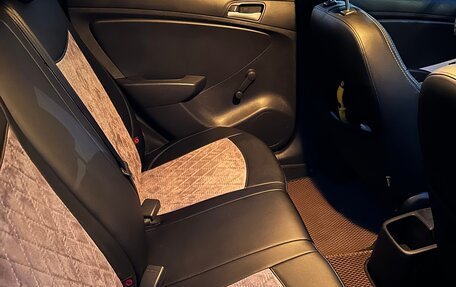 Hyundai Solaris II рестайлинг, 2012 год, 700 000 рублей, 6 фотография