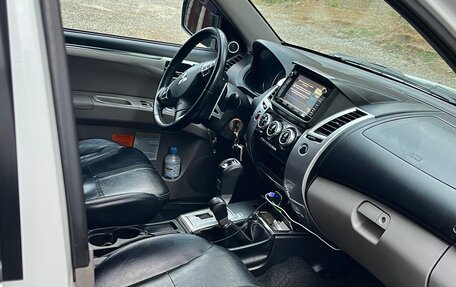 Mitsubishi Pajero Sport II рестайлинг, 2014 год, 1 950 000 рублей, 10 фотография