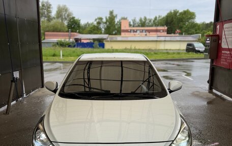 Hyundai Solaris II рестайлинг, 2013 год, 770 000 рублей, 3 фотография