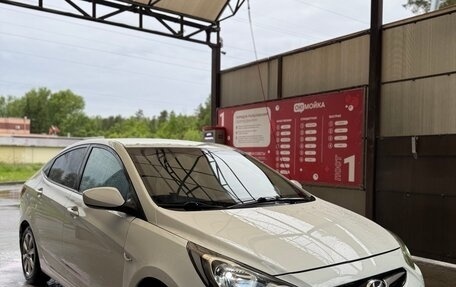 Hyundai Solaris II рестайлинг, 2013 год, 770 000 рублей, 2 фотография