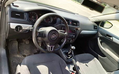 Volkswagen Jetta VI, 2011 год, 750 000 рублей, 11 фотография