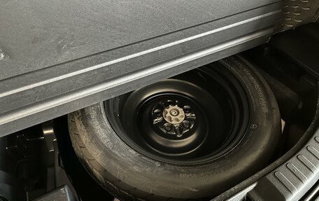 Toyota RAV4, 2017 год, 2 330 000 рублей, 13 фотография