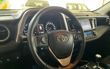 Toyota RAV4, 2017 год, 2 330 000 рублей, 10 фотография