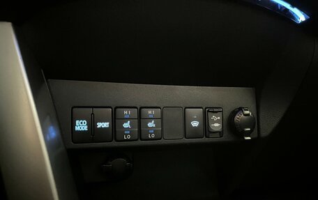 Toyota RAV4, 2017 год, 2 330 000 рублей, 14 фотография