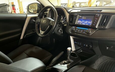Toyota RAV4, 2017 год, 2 330 000 рублей, 20 фотография