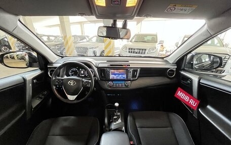 Toyota RAV4, 2017 год, 2 330 000 рублей, 15 фотография
