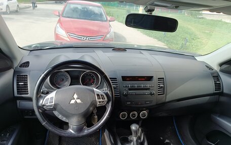 Mitsubishi Outlander III рестайлинг 3, 2008 год, 1 300 000 рублей, 9 фотография