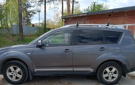 Mitsubishi Outlander III рестайлинг 3, 2008 год, 1 300 000 рублей, 3 фотография