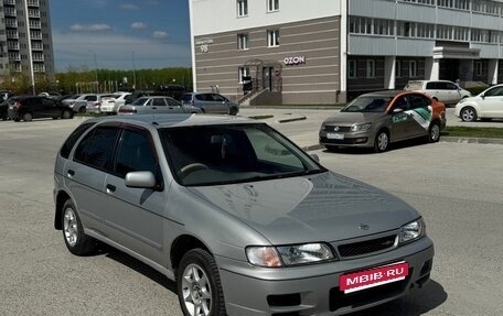 Nissan Lucino, 1998 год, 225 000 рублей, 1 фотография