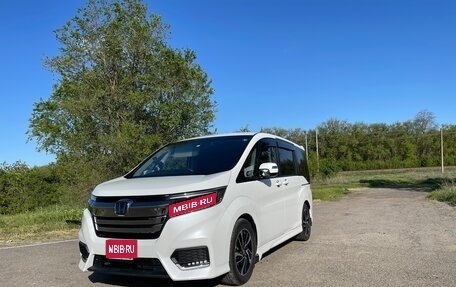 Honda Stepwgn IV, 2019 год, 2 900 000 рублей, 1 фотография