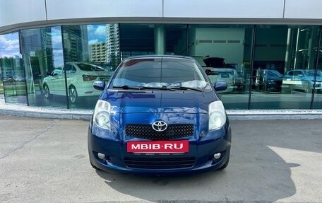 Toyota Yaris III рестайлинг, 2008 год, 500 000 рублей, 2 фотография