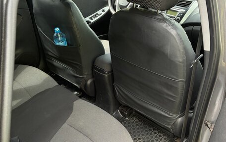 Hyundai Solaris II рестайлинг, 2011 год, 800 000 рублей, 4 фотография