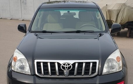 Toyota Land Cruiser Prado 120 рестайлинг, 2006 год, 2 199 000 рублей, 2 фотография