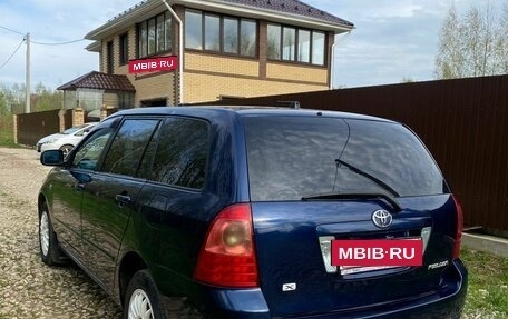 Toyota Corolla, 2005 год, 680 000 рублей, 3 фотография